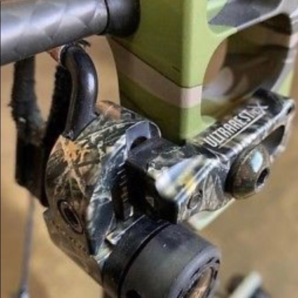 QAD X  Drop away arrow rest hunting archery RH bow